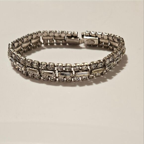 Kramer New York Vintage Rhinetone Bracelet see measurements - Picture 7 of 7